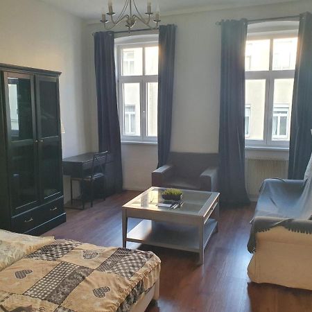 Spacious Apartment Near The Center ウィーン エクステリア 写真