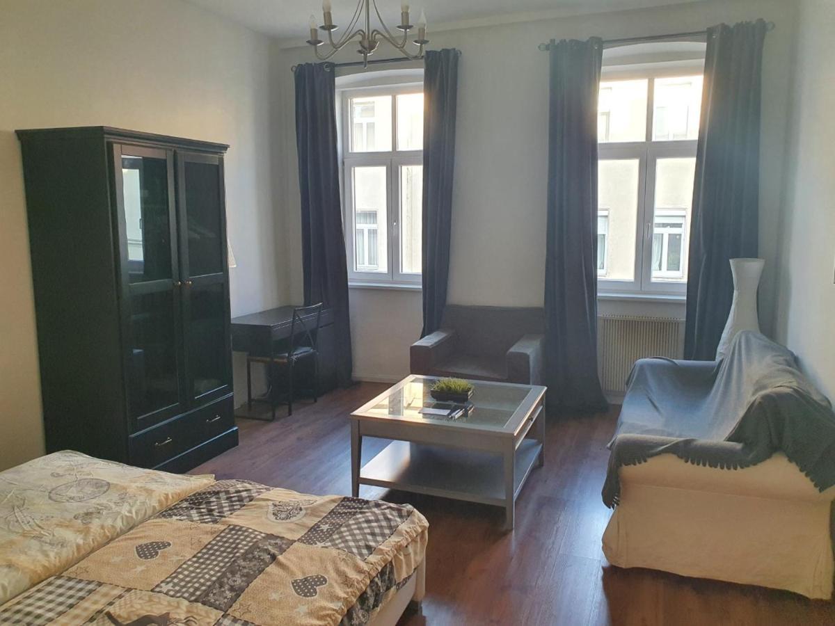 Spacious Apartment Near The Center ウィーン エクステリア 写真
